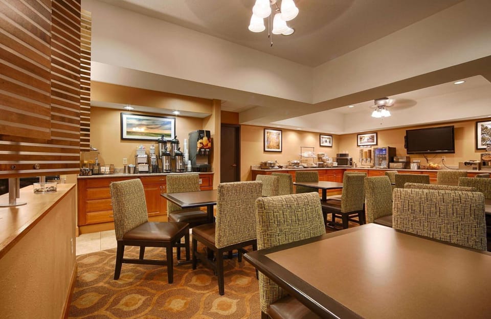 Best Western Plus Mishawaka Inn Hotel in Granger
