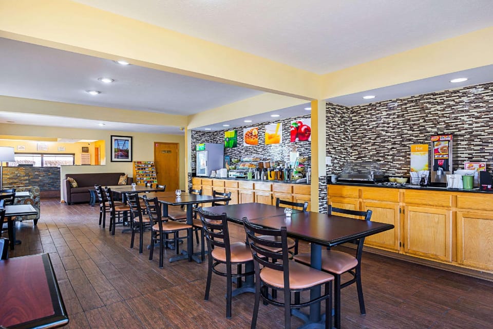 Quality Inn & Suites Greensburg I-74 Hotel in Indiana