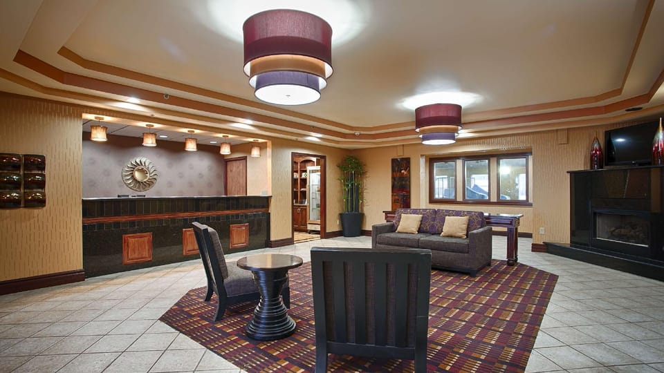 Best Western Plus Midwest Inn & Suites Hotel in Salina