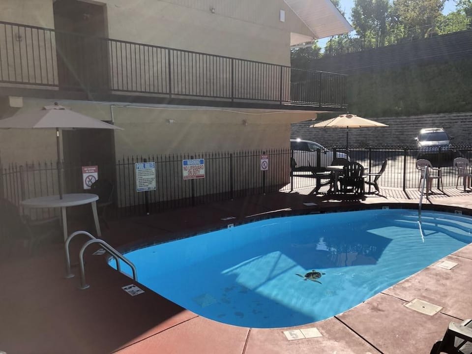 Pin Oak Parkway Inn Hotel in Pigeon Forge
