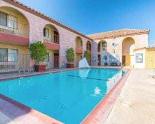 Rodeway Inn & Suites Colton-Riverside Hotel in Colton