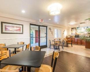 Rodeway Inn & Suites Colton-Riverside Hotel in Colton
