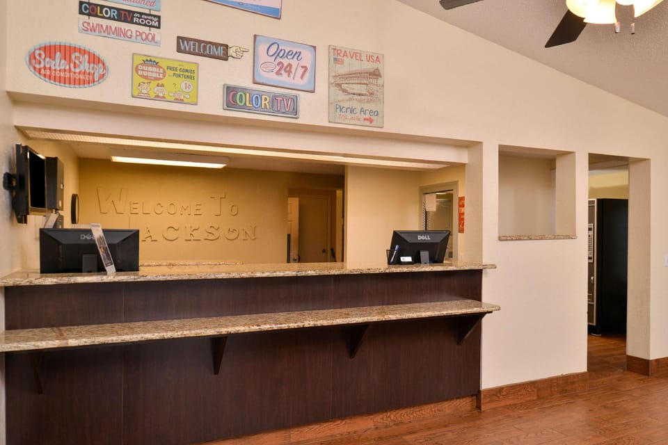 Americas Best Value Inn & Suites Jackson, MI Hotel in Ohio