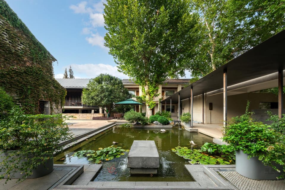 Blossom House Nanjing Laomendong Zhuque Lane Hotel in Nanjing