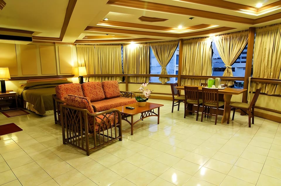 Elegant Circle Inn Hotel in Cebu City