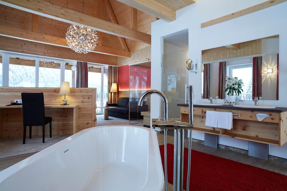 Romantik Resort & SPA Der Laterndl Hof Hotel in Tyrol