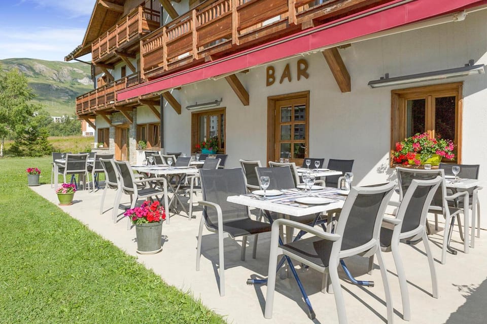 Chalet-Hotel Le Beausoleil, The Originals Relais Hotel in Villarembert