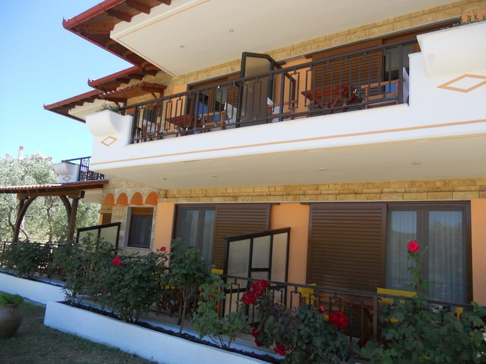 Studios Alexandros Hotel in Halkidiki