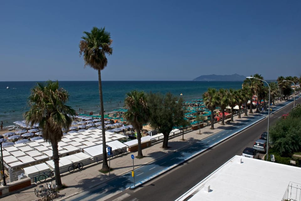Hotel Ristorante Centosedici Hotel in Terracina