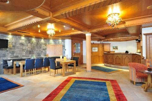 Hotel Garni Castel B&B Hotel in Ischgl