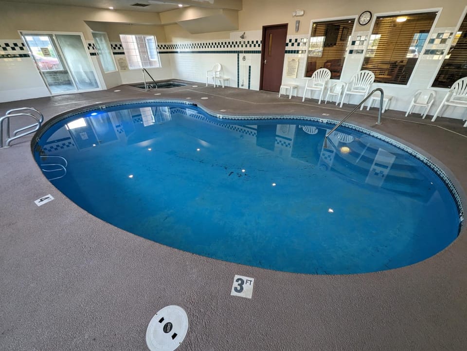 Swimming pool