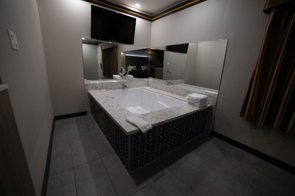 Artesia Motor Inn Hotel in Bellflower