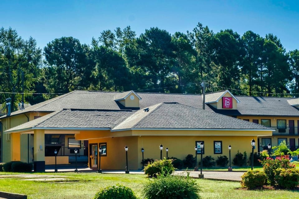 Red Roof Inn Columbus, MS Hotel in Columbus