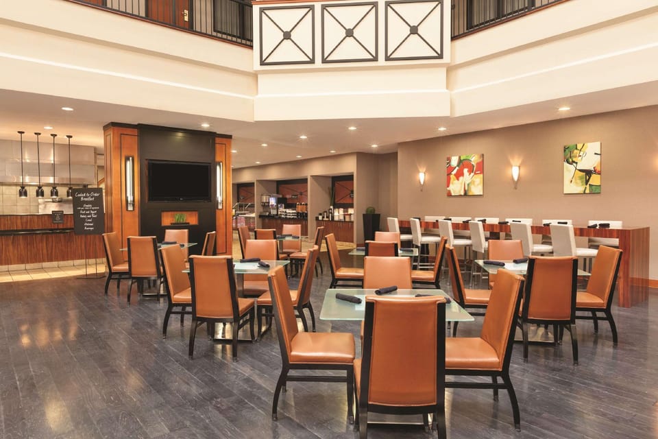 Embassy Suites by Hilton Louisville East Hotel in Louisville