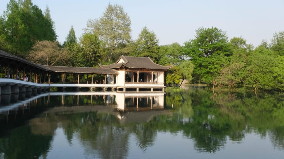 Rock & Wood Cozy House Apartment hotel in Hangzhou