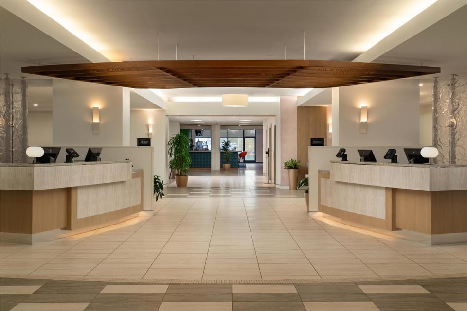 DoubleTree by Hilton Virginia Beach Hotel in Virginia Beach