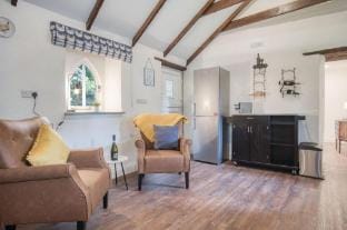 The Lodge - 2 Bedroom Cottage - Princes Gate Hotel in Amroth