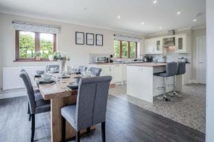 Springfield Lodge - 3 Bedroom Home - Princes Gate Hotel in Amroth