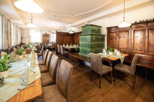 Gasthof zur Post Inn in Zell am See