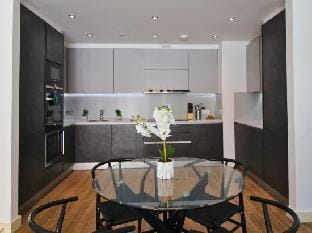 Viridian Apartments in Kew Bridge Serviced Apartments - St Georges Hotel in Brentford