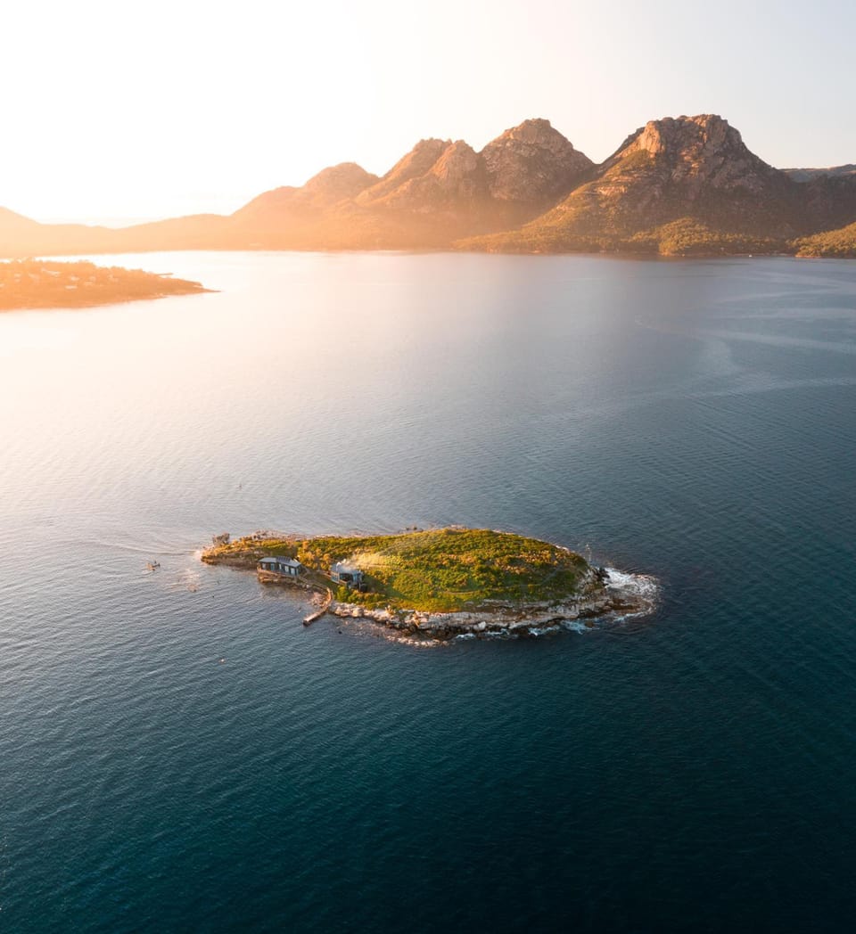 Picnic Island Resort in Freycinet