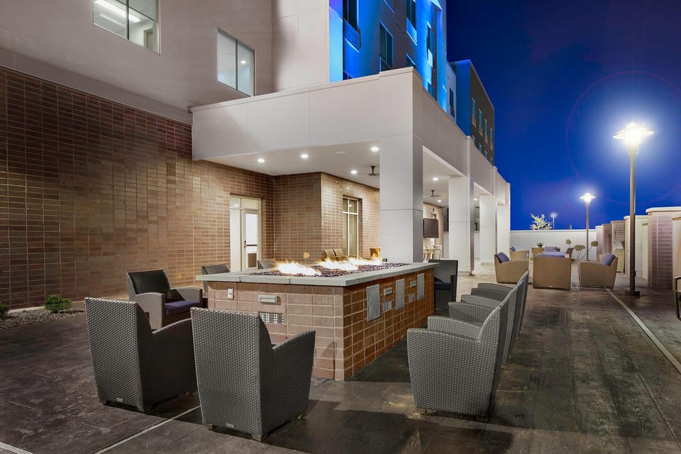 Holiday Inn Express & Suites Lubbock Central - Univ Area By IHG Hotel in Lubbock