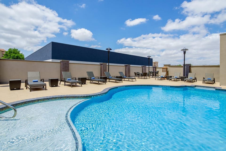 Holiday Inn Express & Suites Lubbock Central - Univ Area By IHG Hotel in Lubbock