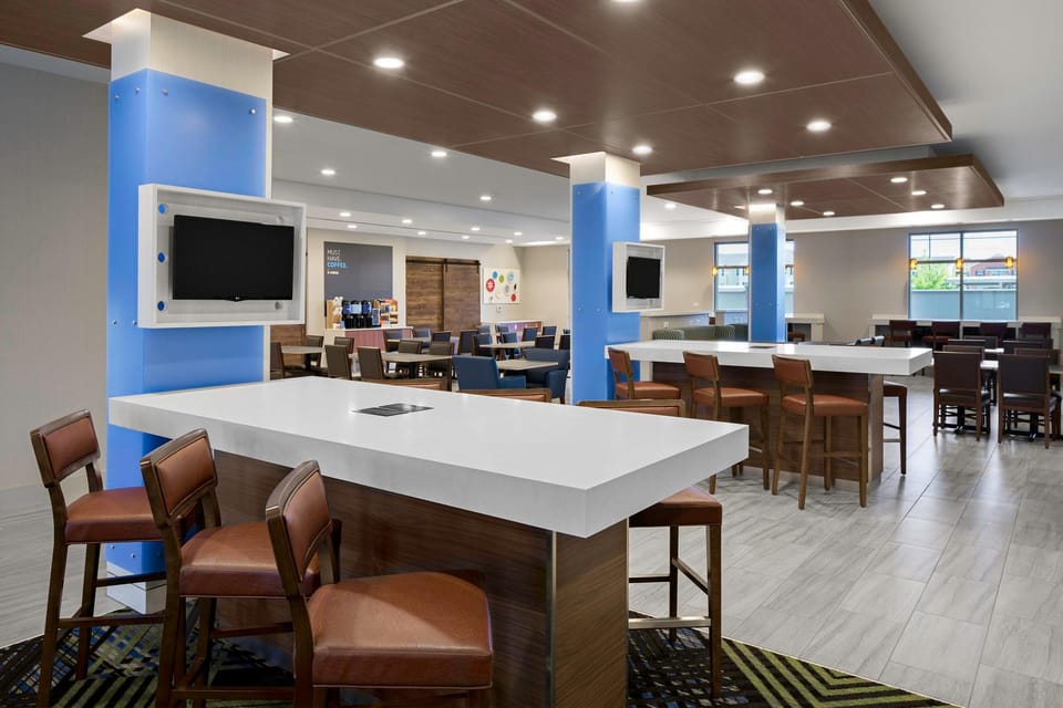 Holiday Inn Express & Suites Lubbock Central - Univ Area By IHG Hotel in Lubbock