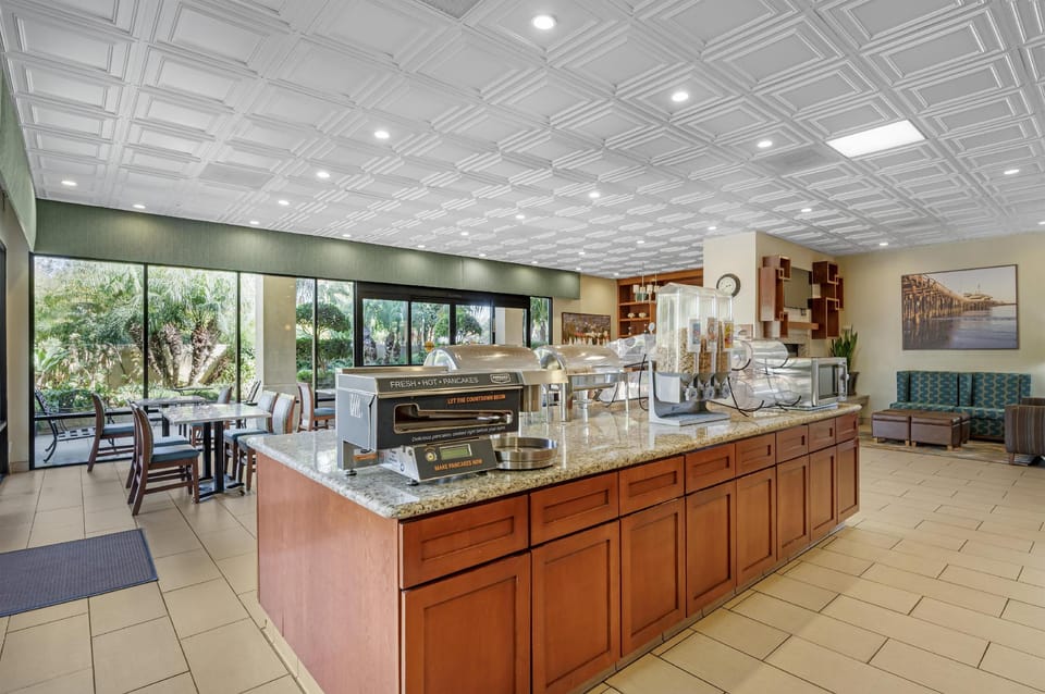 Best Western Plus South Coast Inn Hotel in Goleta