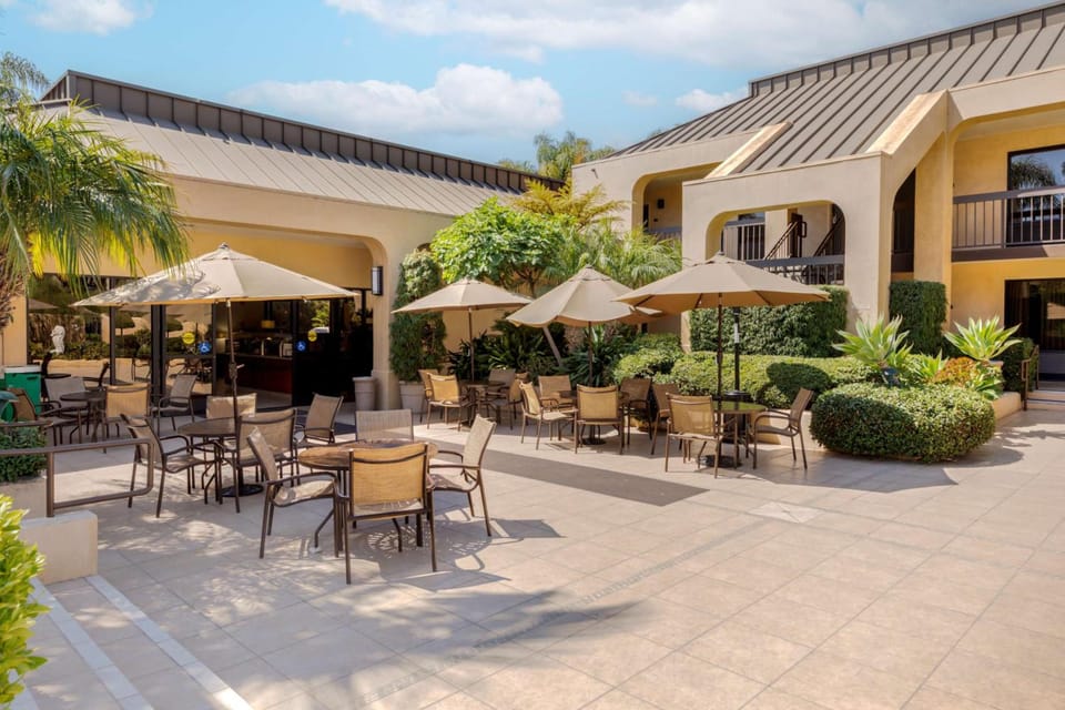 Best Western Plus South Coast Inn Hotel in Goleta