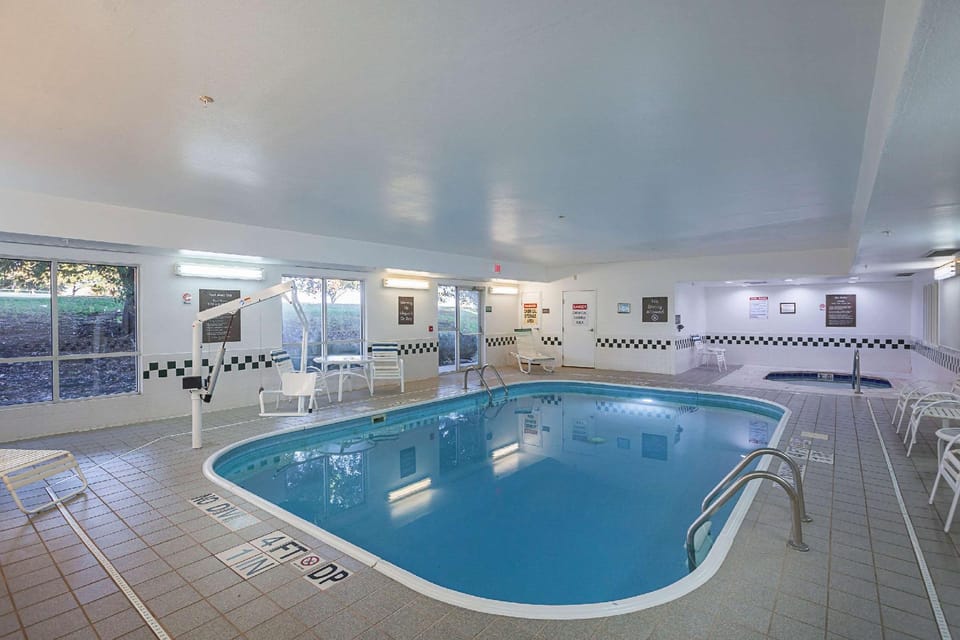Comfort Suites Lewisville - Dallas Hotel in Lewisville