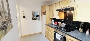 2 Single Beds, 1 BR Apartment Hotel in Forest Heath District