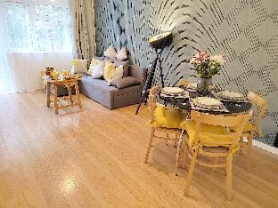 2 Single Beds, 1 BR Apartment Hotel in Forest Heath District