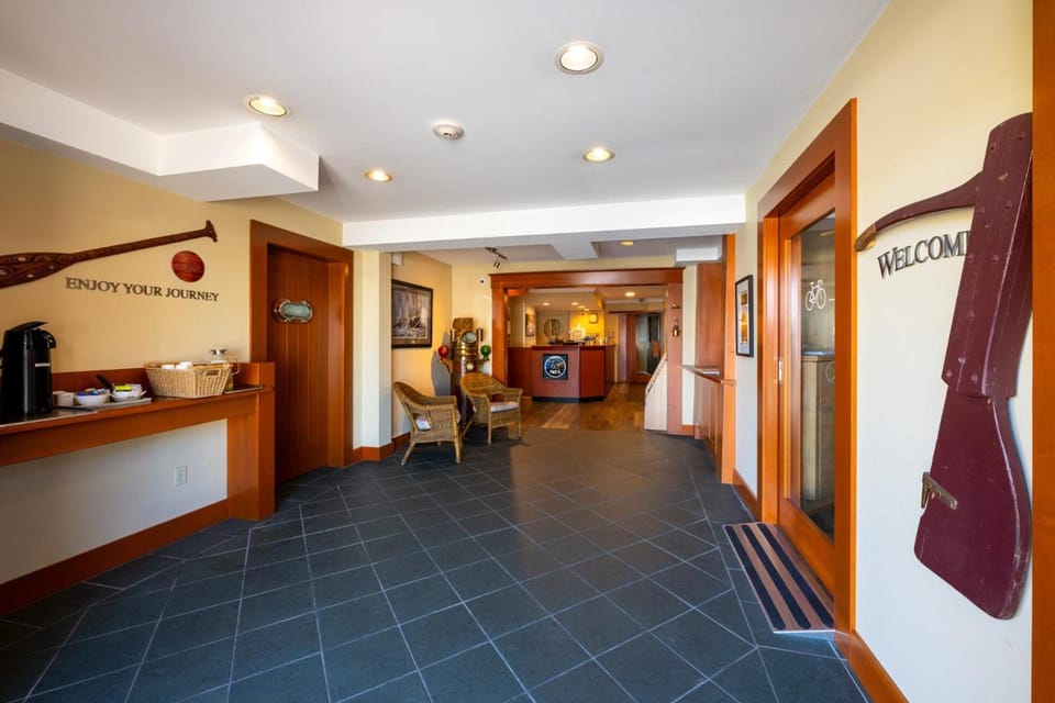 Sidney Waterfront Inn & Suites Hotel in Sidney
