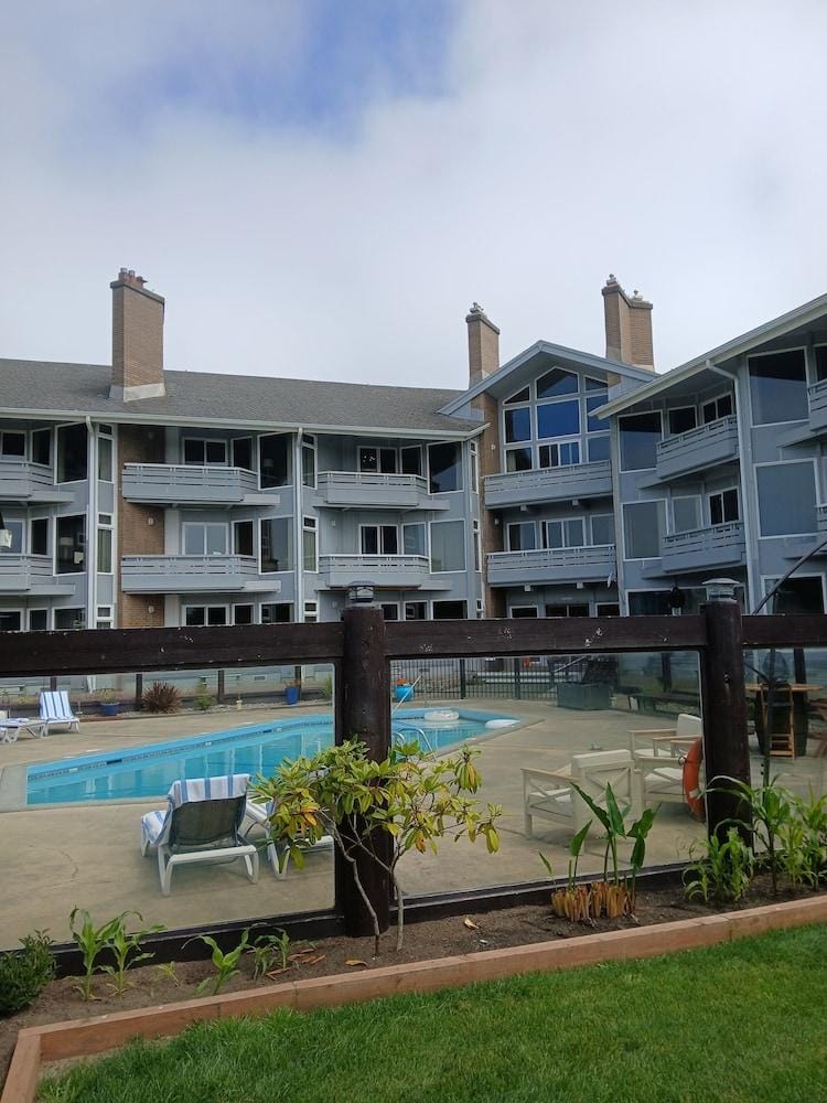 Grey Gull Apartment hotel in Ocean Shores