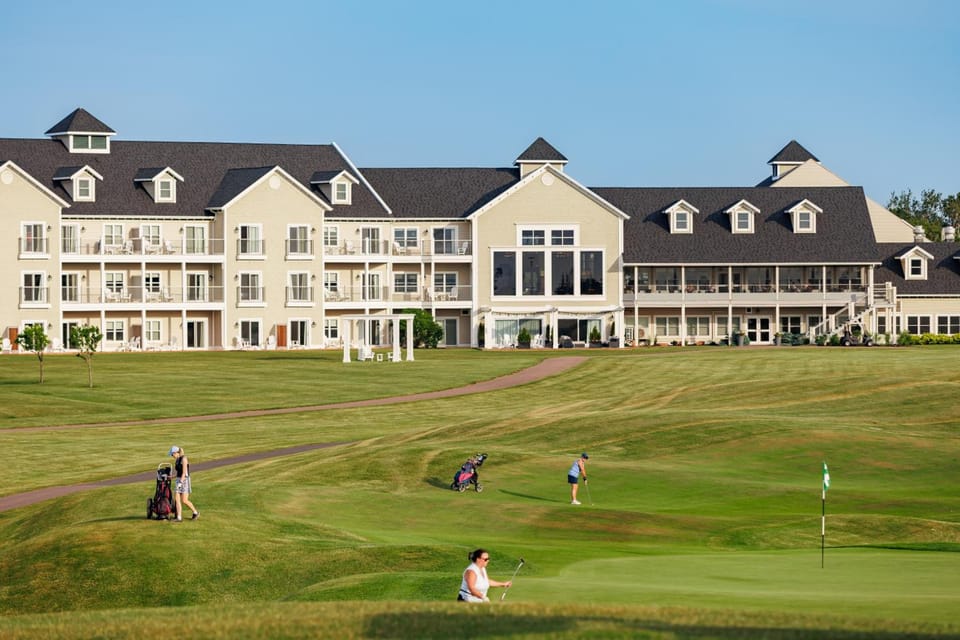 Rodd Crowbush Golf & Beach Resort Resort in Prince Edward County