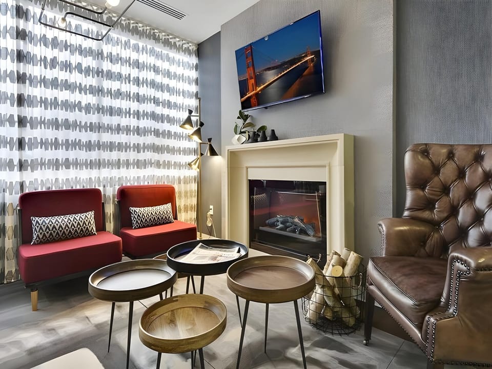 Mode Arc de Triomphe Hotel in Paris