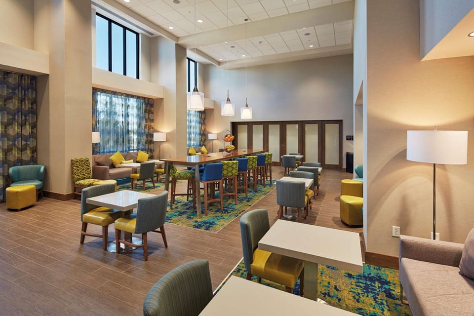 Hampton Inn & Suites Sacramento at CSUS Hotel in Sacramento