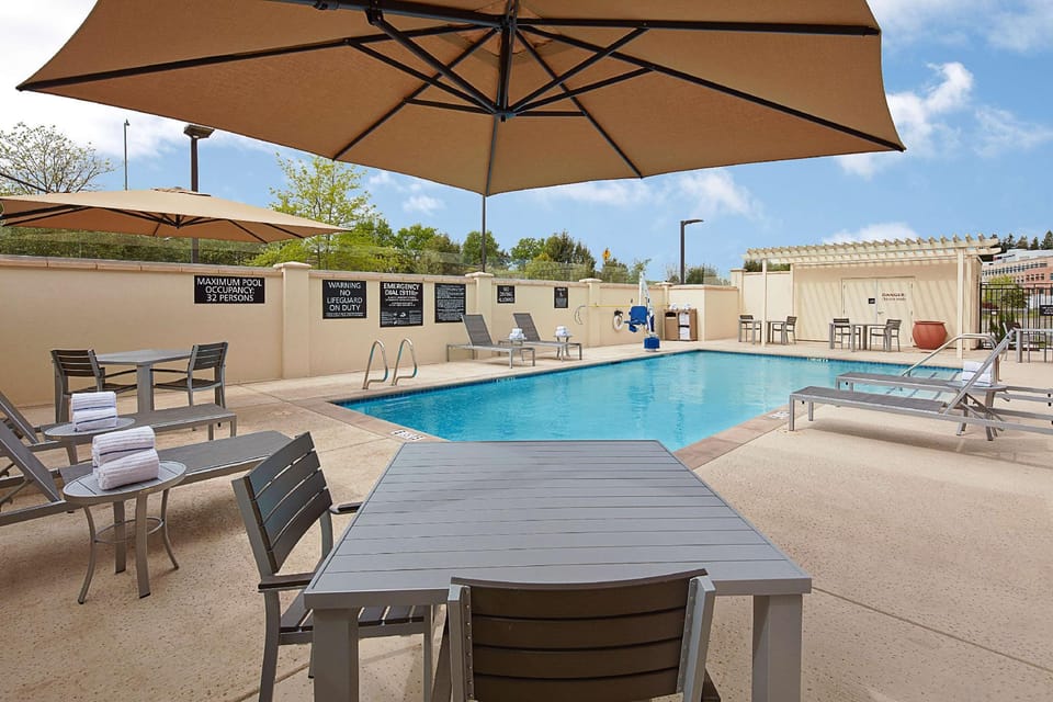 Hampton Inn & Suites Sacramento at CSUS Hotel in Sacramento