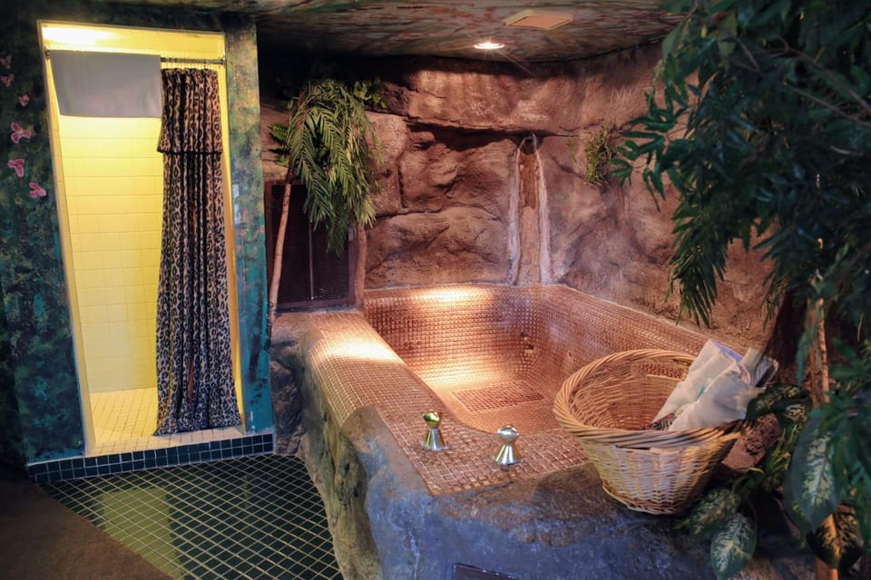 Don Q Inn Hotel in Wisconsin