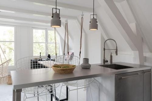 JoyJoyJoy the Royalty ecolicous design house in a historic Canalhouse from 1618 with 2 bedrooms with Hotel in Amsterdam