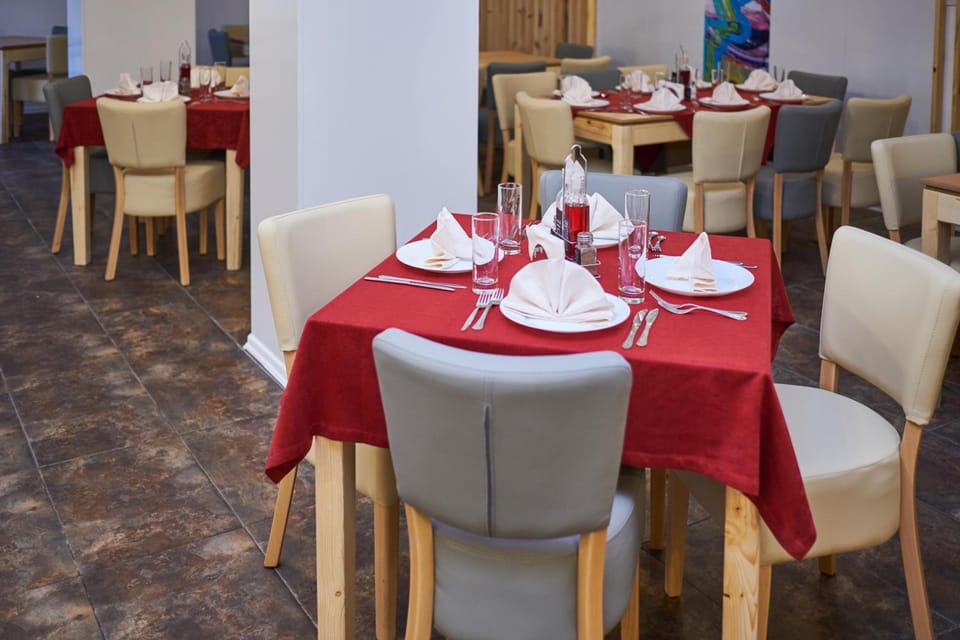 Hotel Mountain Paradise by the Walnut Trees Hotel in Bansko