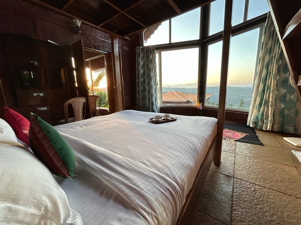 Holygram Krushi Paryatan Hotel in Maharashtra