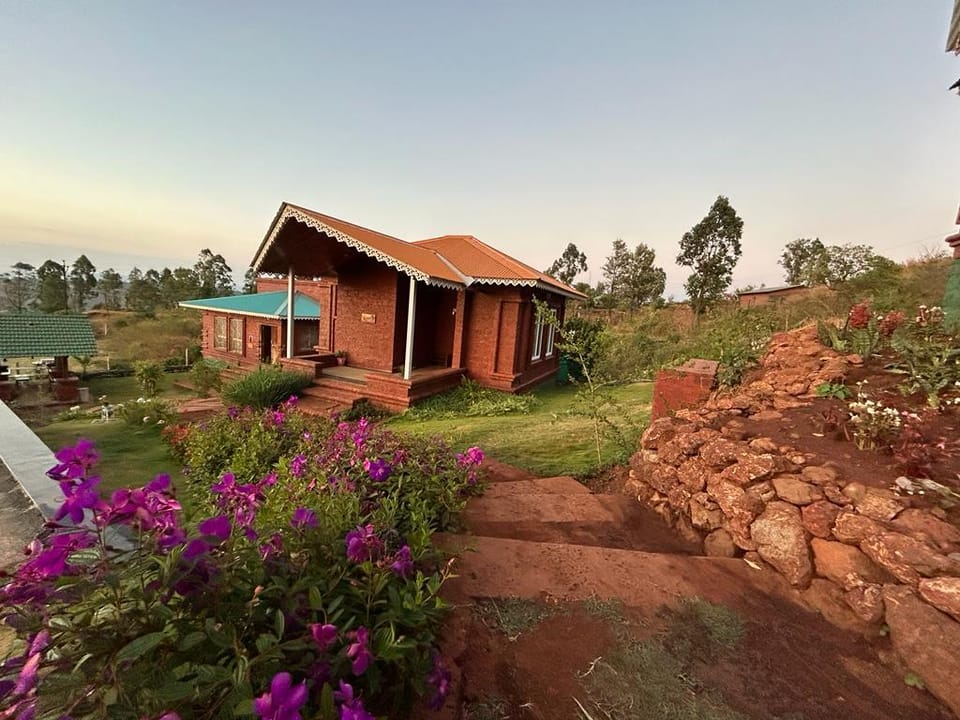 Holygram Krushi Paryatan Hotel in Maharashtra
