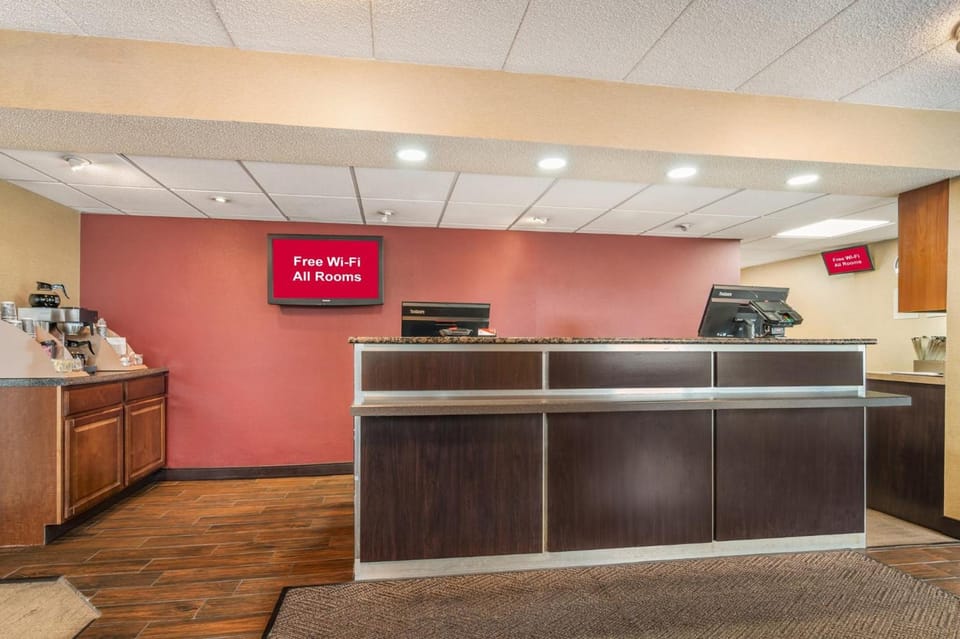Red Roof Inn Virginia Beach Hotel in Norfolk