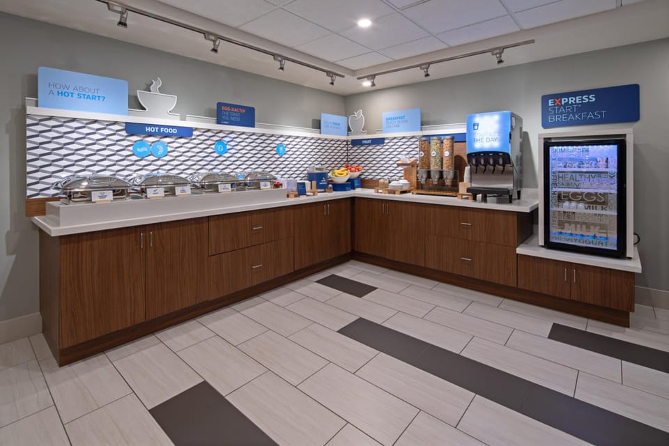 Holiday Inn Express Seattle - Sea-Tac Airport By IHG Hotel in Des Moines
