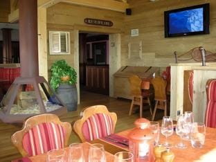 Le Konine - Montceau Les Mines Hotel in Bourgogne-Franche-Comté