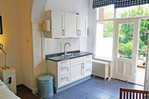 Bed & Breakfast Walenburg Hotel in Rotterdam