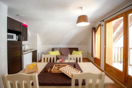 Residence Goelia Les Chalets de Super-Besse Hotel in Besse-et-Saint-Anastaise