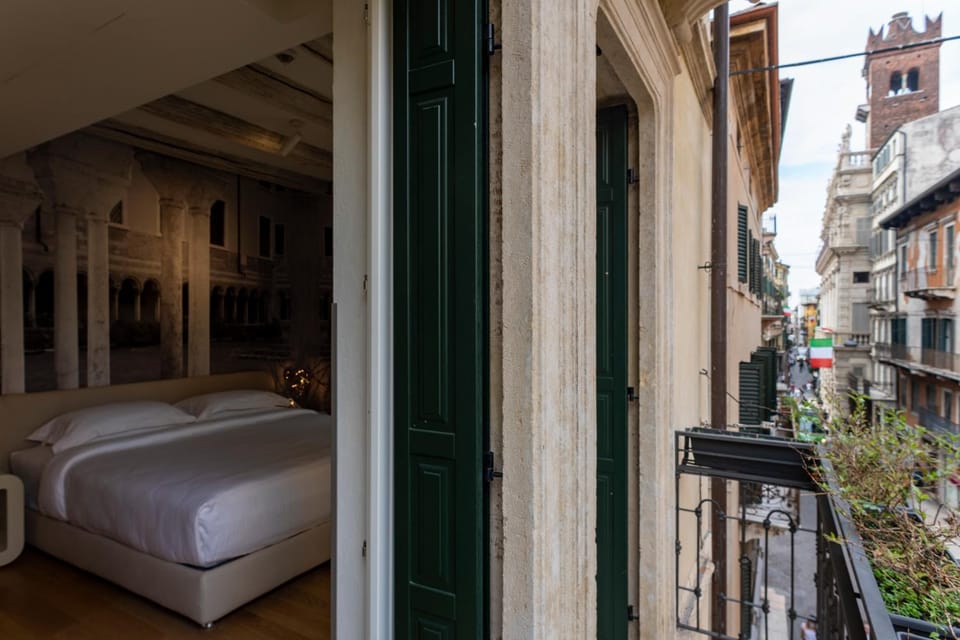 Lords of Verona Luxury Apartments Hotel in Verona